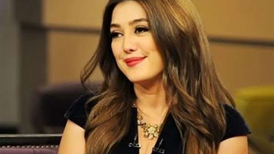 ماذا قالت كندة علوش عن منى زكي ولعبة نيوتن ؟