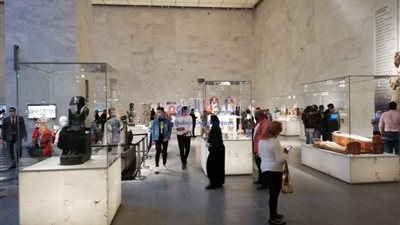 السياح يتوافدون على متحف الحضارة فى أول أيام العيد