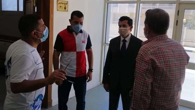 وزير الرياضة يتفقد عدد من المنشآت الشبابية والرياضية بمحافظة البحر الأحمر