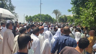 أهالي قرية اليمني بمحافظة البحيرة يشيعون جثمان العميد عمرو الدمرداش إلى مثواه الأخير