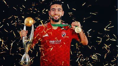 خاص.. الأهلي يُعير القندوسي لسيراميكا كليوباترا