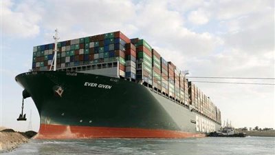 بدء أعمال التكريك بموقع مشروع ازدواج قناة السويس