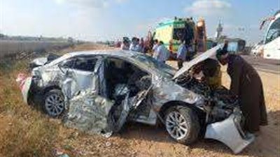 مصرع وإصابة 10 أشخاص في انقلاب سيارة ملاكي بطريق القصير سفاجا