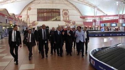 وزير الطيران يشارك في معرض 