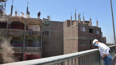 محافظ القليوبية يتابع أعمال إزالة المباني المتعارضة مع الطريق الدائري