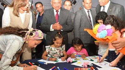 وزيرة الثقافة تفتتح معرض السويس للكتاب في دورته الأولى بمشاركة 40 ناشرًا