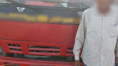 بطريقة تُعرض المواطنين للخطر.. كشف ملابسات حمل «ونش» لسيارتين بالقاهرة