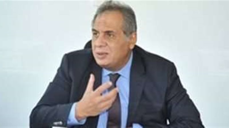 الدكتور خالد العطار