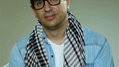 أحمد سالم يتضامن مع الشعوب العربية.. شاهد