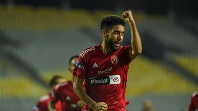 رسميًا: الأهلي يعلن إعارة القندوسي إلى سيراميكا كليوباترا