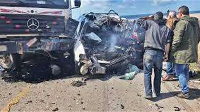 مصرع 3 أشخاص إثر حادث تصادم سيارة نقل ثقيل بسيارتين في المنوفية