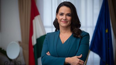 رئيسة المجر  لزيلينسكي:  حل الأزمة الأوكرانية يعتمد على المفاوضات وليس التدخل العسكري