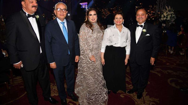 غادة عجمي تحتفل بزفاف