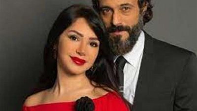 ١٢سنة عدّوا.. الفنان يوسف الشريف يحتفل بعيد زواجة بالكاتبة انجى علاء بطريقة خاصة
