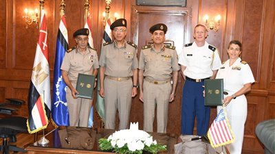 مركز البحوث الطبية والطب التجديدى يوقع مذكرة تفاهم مع وحدة الأبحاث الطبية للبحرية الأمريكية 