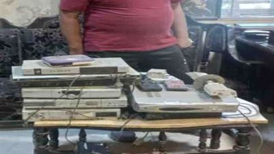 ضبط شخص لبيع أجهزة فك شفرات القنوات وإدارة محطة بث تليفزيون بكفر الشيخ