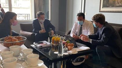 وزير التعليم العالى يناقش خطوات تنفيذ 