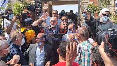 نجوم الفن يودعون الفنان سمير غانم.. صور