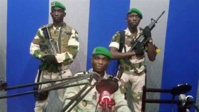 شرطة الجابون تلقي القبض على رئيس مجلس الشيوخ قبل مغادرته البلاد