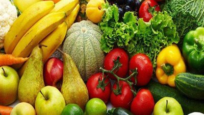 أسعار الخضروات والفاكهة اليوم الجمعة.. فيديو