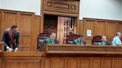 مفاجأت جديدة تكشفها أولى جلسات محاكمة المتهمين بقتل طبيب الساحل