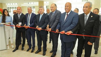 رئيس غرفة القاهرة يفتتح معرض الحديد والصلب
