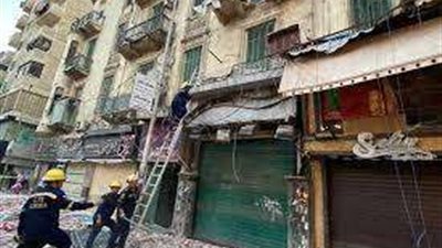 مصرع شخص وإصابة إثر سقوط بلكونة بعقار فى الإسكندرية