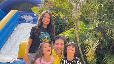 شريف رمزي وريهام أيمن يحتفلان بدخول ابنهم المدرسة