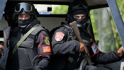 جهود مكثفة لكشف ملابسات سقوط شخص من عقار في الهرم