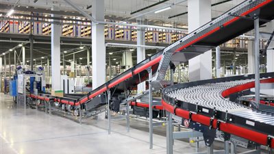 خبير اقتصادي يوضح الآليات التي تتبعها الدولة المصرية لزيادة الإنتاج الصناعي.. فيديو