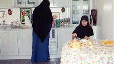 بيخوني مع الشغالة ووالدته موافقة.. اعترافات زوجة أمام محكمة الأسرة بمدينة نصر