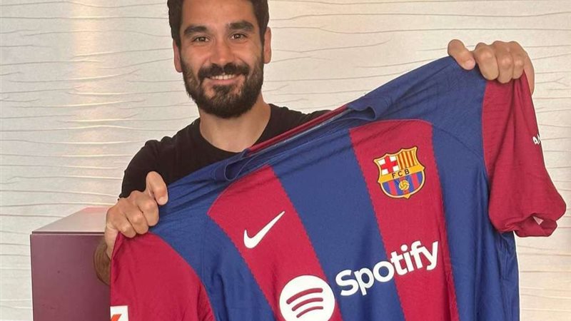 جوندوجان بقميص برشلونة