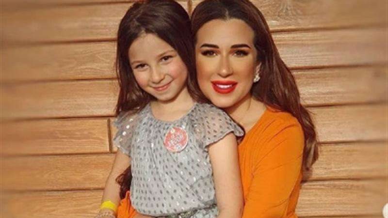 الإعلامية أسماء شريف