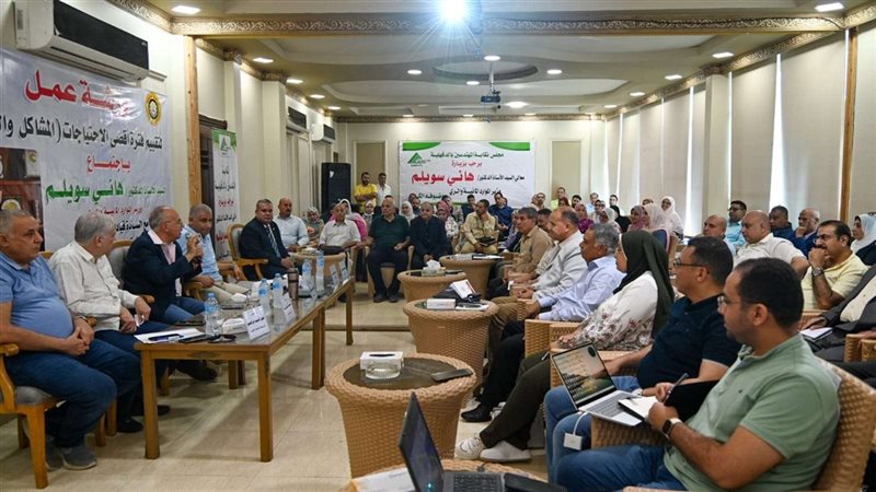 وزير الري في ورشة