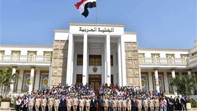 وزير الدفاع يتفقد اختبارات القبول للأكاديمية العسكرية المصرية بالكلية الحربية.. فيديو