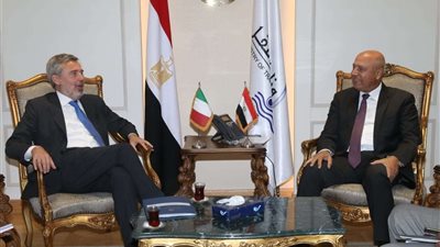 وزير النقل يتحدث عن ضرورة التعاون المشترك في مجالات النقل مع إيطاليا