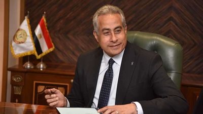 وزير العمل يشهد توقيع اتفاقية عمل جماعية تُحقق مكاسب لـ650 عاملًا بـ إفكو مصر
