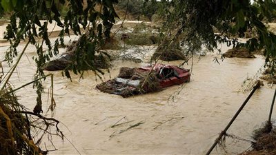 وفيات وفوضى في حركة السفر جراء الأمطار الغزيرة في إسبانيا