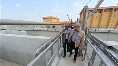 الجزار يختتم زيارته للإسكندرية بتفقد مشروع توسعات محطة صرف صحي العامرية