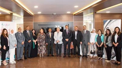 اللواء طارق رسلان ووفد من حزب المؤتمر يزورون مستشفى بهية لعلاج الأورام