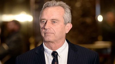 مرشح رئاسي أمريكي: لا بد من توقف المساعدات الحربية المرسلة إلى أوكرانيا