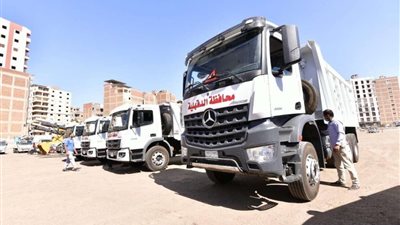 محافظ الدقهلية يتفقد معدات وسيارات منظومة النظافة