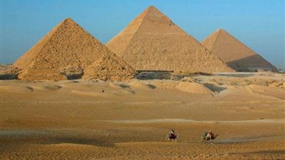 خبير: زيارة الأهرامات أساسية لكل السائحين.. فيديو