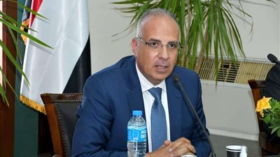 وزير الري يؤكد على أهمية التوسع فى التحول للطاقة الشمسية في رفع المياه بالآبار الجوفية