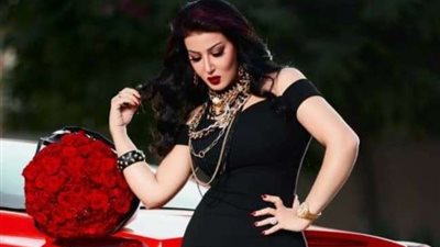 سمية الخشاب تشارك جمهورها بصورة جديدة من كليب 