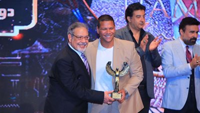 أحمد عبد الحميد يفوز بجائزة الجمهور والنقاد كأفضل ممثل صاعد بمهرجان 