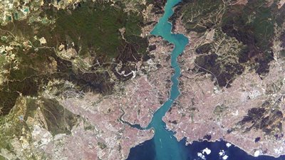 توقف الحركة في مضيق البوسفور.. تفاصيل