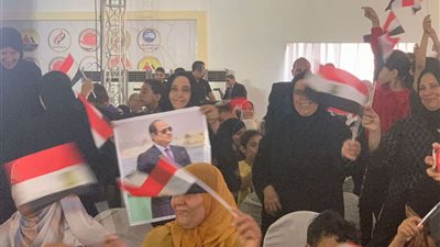 بالصور.. الآلاف يحتشدون تأييدًا للرئيس السيسي بملتقي الأحزاب السياسية بالشرقية