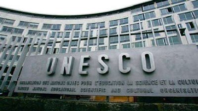 «يونيسكو» توصي باستخدام الذكاء الاصطناعي التوليدي في التعليم