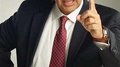 عمرو أديب يفجر مفاجأة صادمة حول الشركة المتحدة للخدمات الإعلامية (فيديو)